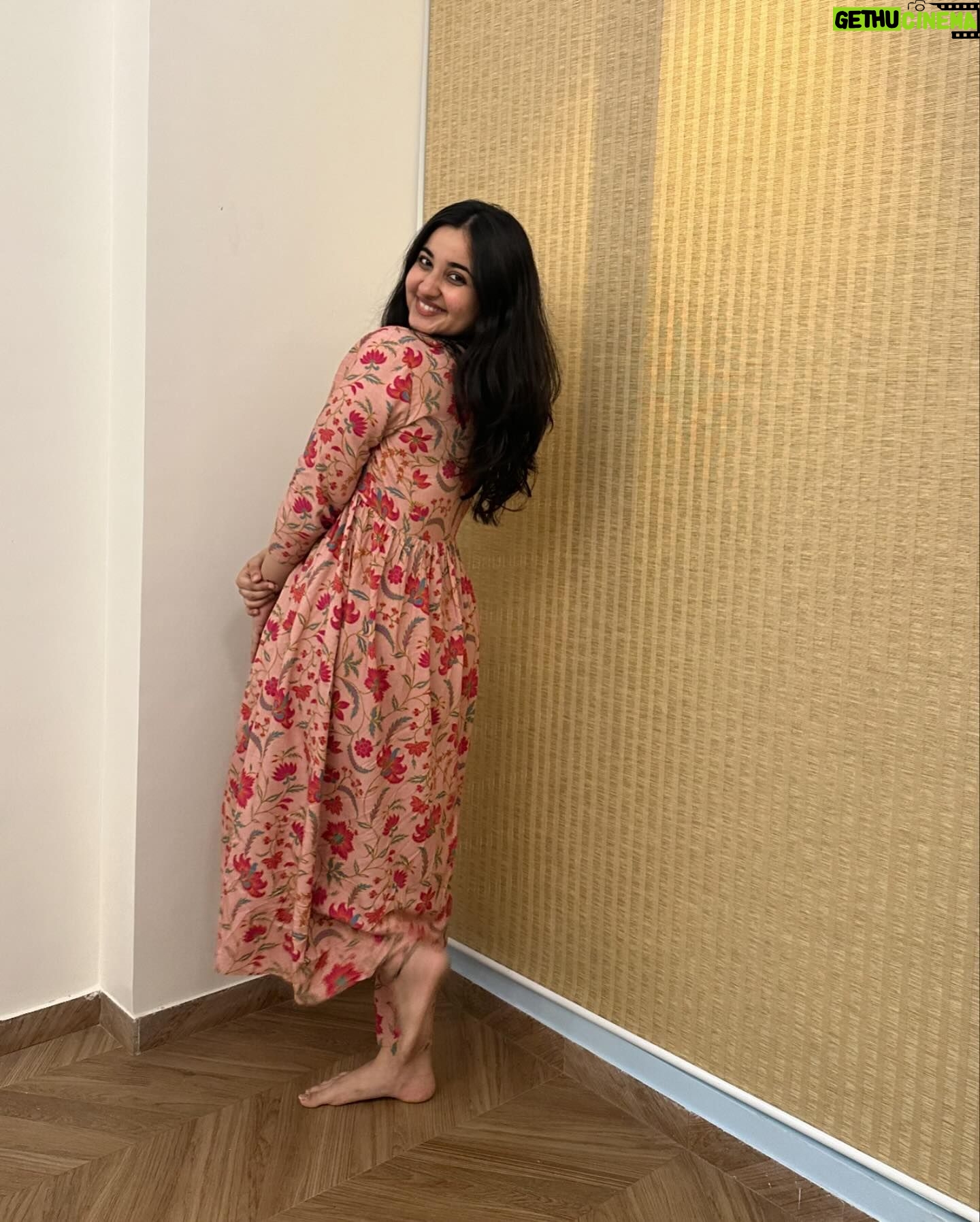 Revathi Pillai Instagram - the pink season has come🎀🌸🩷🦩🌷 . wearing @rustorangedotcom