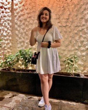 Revathi Pillai Instagram - tujhpe hi nazar🤍👀