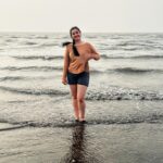Revathi Pillai Instagram - what a beach🌊🐚🧺