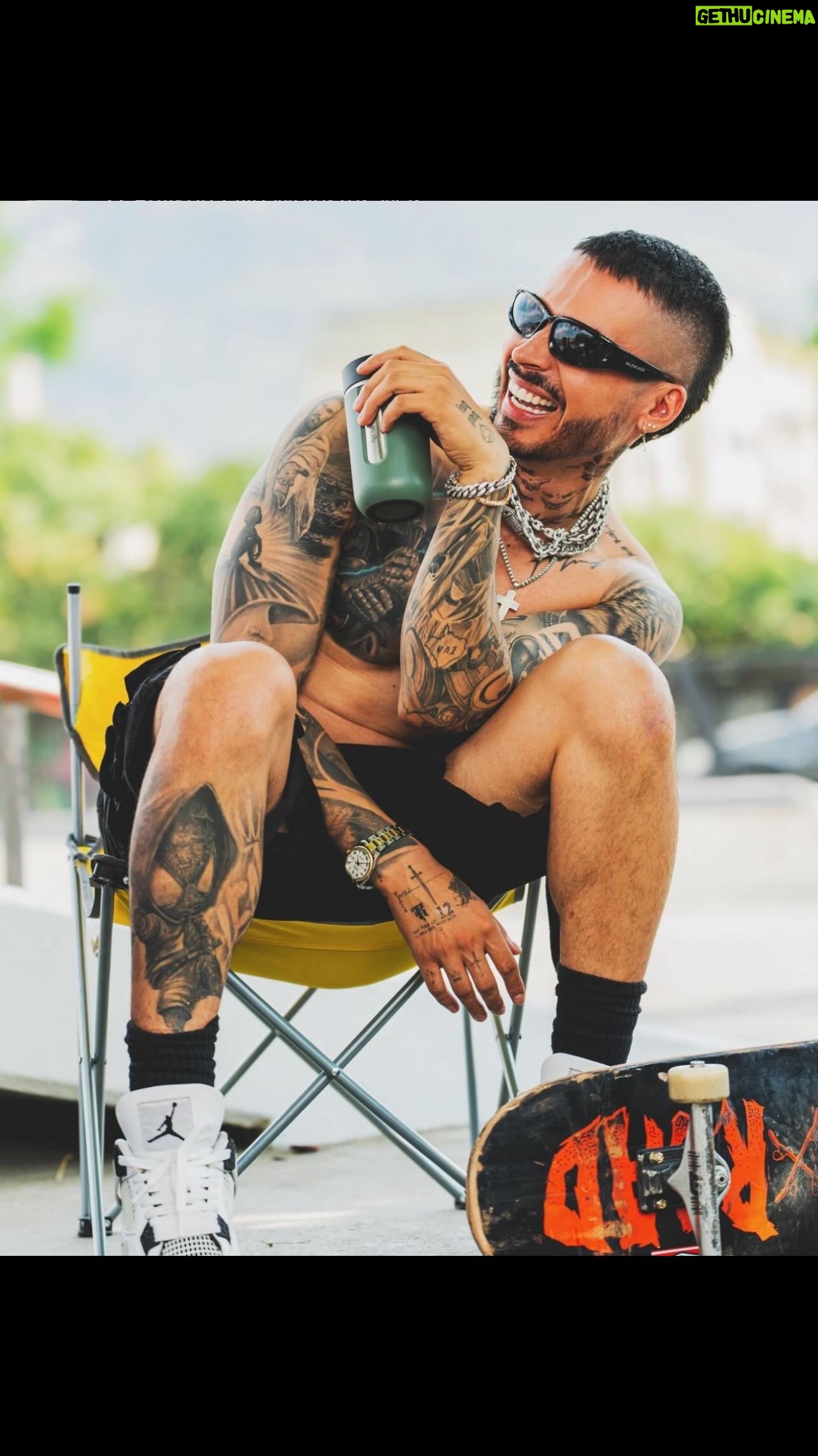 Reykon - 23.9K Likes - Si amas a tu mamá, mándale esto antes q sea tarde…