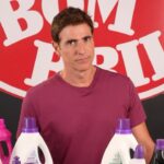 Reynaldo Gianecchini Instagram – Eu não sou qualquer garoto propaganda, da mesma forma que Mon Bijou não é uma linha de produtos qualquer. Dá o play e venha conhecer a única linha que eu uso para cuidar das minhas roupas 💜💛
#émaisdoquebomédabombril #monbijou #ésóelogios #bombril