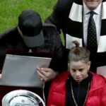 Ricardo Quaresma Instagram - Obrigado Besiktas ❤️🥰🦅🦅🦅 É por estas atitudes que já mais posso esquecer este clube!!! Obrigado Besiktas, obrigado fãs por todo este carinho,amor,respeito 🦅🦅🦅🦅