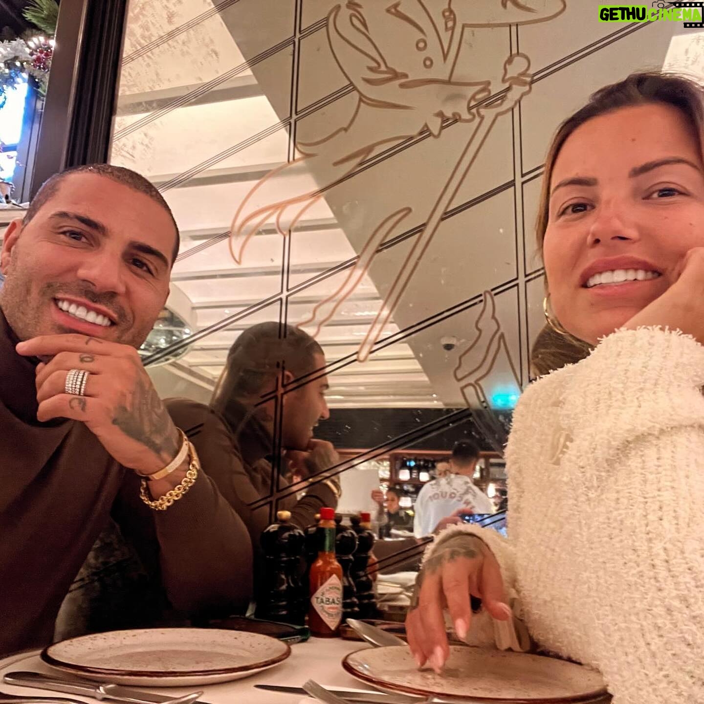 Ricardo Quaresma Instagram - Feliz dia das mães a estas duas guerreiras que Deus me deu ❤️❤️❤️🥰🥰🥰🙌🙌🙌