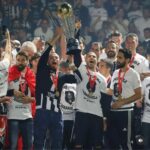 Ricardo Quaresma Instagram - Na vida dos grandes clubes existem sempre altos e baixos. Mas é nas alturas mais difíceis que se vê a verdadeira força e a união dos adeptos. Por isso vamos, com toda a garra, apoiar o Besiktas e não deixar cair o clube e a equipa. Abraço a todos e boa sorte para tudo o que aí vem. 🙌🙌🙌🦅🦅🦅🦅🦅