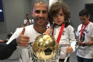Ricardo Quaresma Instagram - Dia 8 regresso a um país onde já fui muito feliz! Vou rever amigos e assistir à final da Liga dos Campeões em Istambul.
O Besiktas e a Turquia estão sempre no meu coração ❤️ 💪