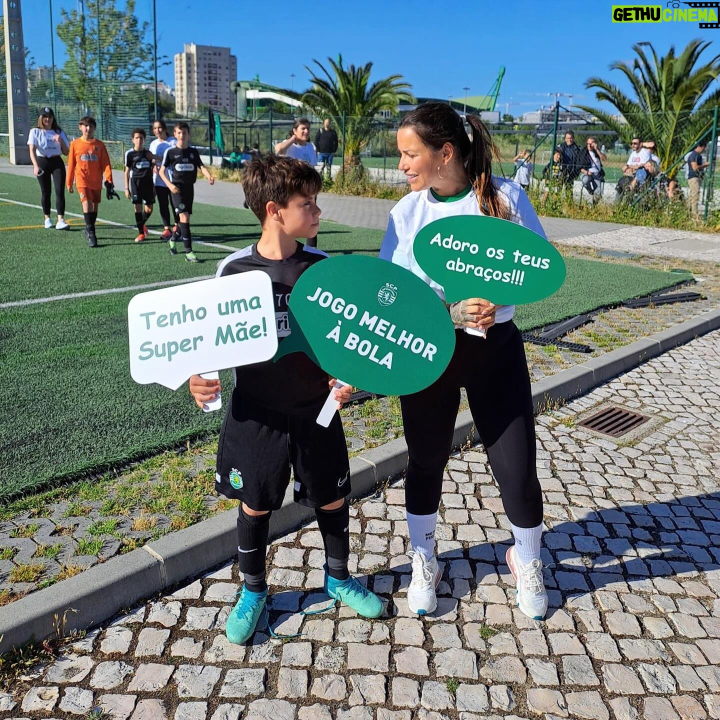 Ricardo Quaresma Instagram - Esta imagem diz muito daquilo que Γ© a nossa famΓlia!!!! Obrigado por tudo Deus πππππππ
