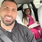 Ricardo Quaresma Instagram - Vestida à rigor para a festa de carnaval ❤️❤️❤️😂😂😂