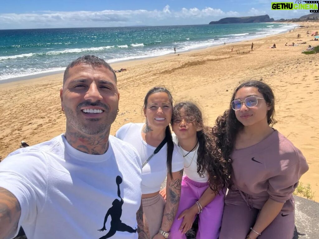 Ricardo Quaresma Instagram - É praia que nunca mais acaba! Que maravilha para a família ❤️ #portosantoisland #visitmadeira
