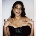 Richa Shukla Moorjani Instagram - @vanityfair @fxnetworks Emmys party with my @fargo family a couple weeks ago 🖤 @styledbyambika assisted by @leksylindau @sarahmgibsonn @josephchase @thegabriellealvarez Tailoring @mrs.jun.tailor Dress| @maisonmet Shoes| @francosarto Jewelry| @levian_jewelry @anabelachan @a.jaffe 📸 @kopaloffphoto