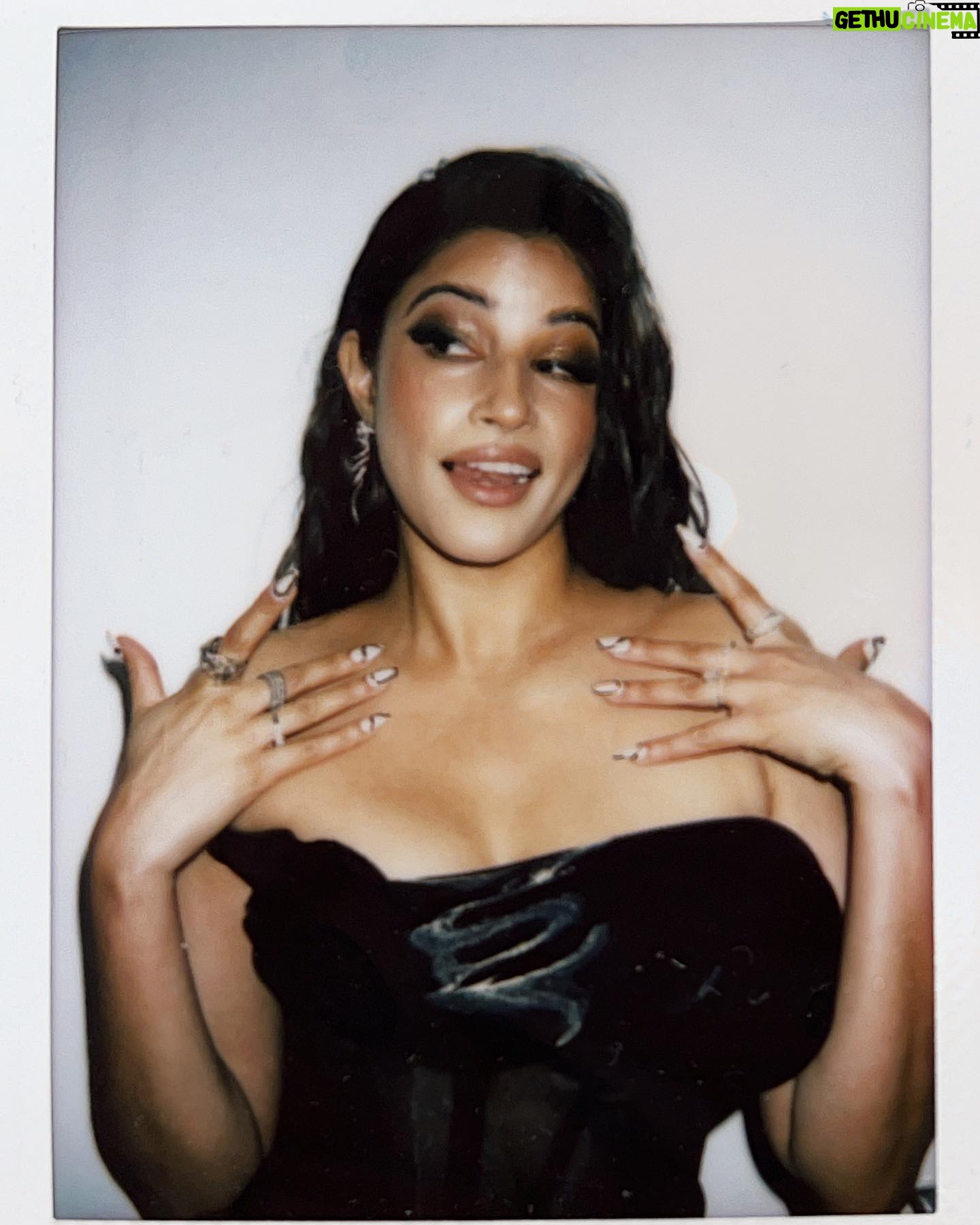 Richa Shukla Moorjani Instagram - @vanityfair @fxnetworks Emmys party with my @fargo family a couple weeks ago 🖤 @styledbyambika assisted by @leksylindau @sarahmgibsonn @josephchase @thegabriellealvarez Tailoring @mrs.jun.tailor Dress| @maisonmet Shoes| @francosarto Jewelry| @levian_jewelry @anabelachan @a.jaffe 📸 @kopaloffphoto
