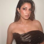 Richa Shukla Moorjani Instagram - @vanityfair @fxnetworks Emmys party with my @fargo family a couple weeks ago 🖤 @styledbyambika assisted by @leksylindau @sarahmgibsonn @josephchase @thegabriellealvarez Tailoring @mrs.jun.tailor Dress| @maisonmet Shoes| @francosarto Jewelry| @levian_jewelry @anabelachan @a.jaffe 📸 @kopaloffphoto
