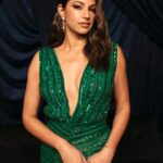 Richa Shukla Moorjani Instagram - During this time where many of us have felt more isolated than ever before in this industry (and world) - this night was the medicine I didn’t know I needed. I couldn’t be more proud to be standing in that room (that wasn’t large enough to hold the many many more who should have been there- we see you). Nothing gives me strength more than being surrounded by my extraordinary brown community of brave and fierce diasporic storytellers who put humanity and love above ALL to tell the stories we all need today and always 🖤 also it’s true- @kalpenn just keeps getting hotter 🔥 No words to describe my gratitude to @_productofculture_ I bow down to you: @kalpenn, @lilly, @utktheinc, @tanfrance, @therealhannahsimone, @rupikaur_, @sharmeenobaidchinoy, @anitachatterbox, @shrutirya, @archanamisrajain Dress| @zaraumrigar Stylist @styledbyambika Hair @virginie.pineda Makeup @thegabriellealvarez Jewels | @noudarjewels @hanut101 @davidyurman @wear.erkoos Clutch| @mae_cassidy Style team| @sarahmgibsonn @mrs.Jun.tailor @leksylindau Photo Credit: Baljit Singh @bsinghh /Alberto E. Rodriguez/ / Jon Kopaloff/Getty Images @gettyimages @agame.pr #SouthAsianExcellence #Oscars2024