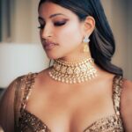 Richa Shukla Moorjani Instagram - @seemagujraldesign thank you for letting me wear this breathtaking work of art 💛 - 📸 @cibellelevi Stylist: @styledbyambika Hair: @virginie.pineda Makeup: @thegabriellealvarez 💎: @notandas_jewellers PR: @aaayeshamehta Tailoring: @mrs.jun.tailor Special shout out to @beverlyhilton 🙏🏽
