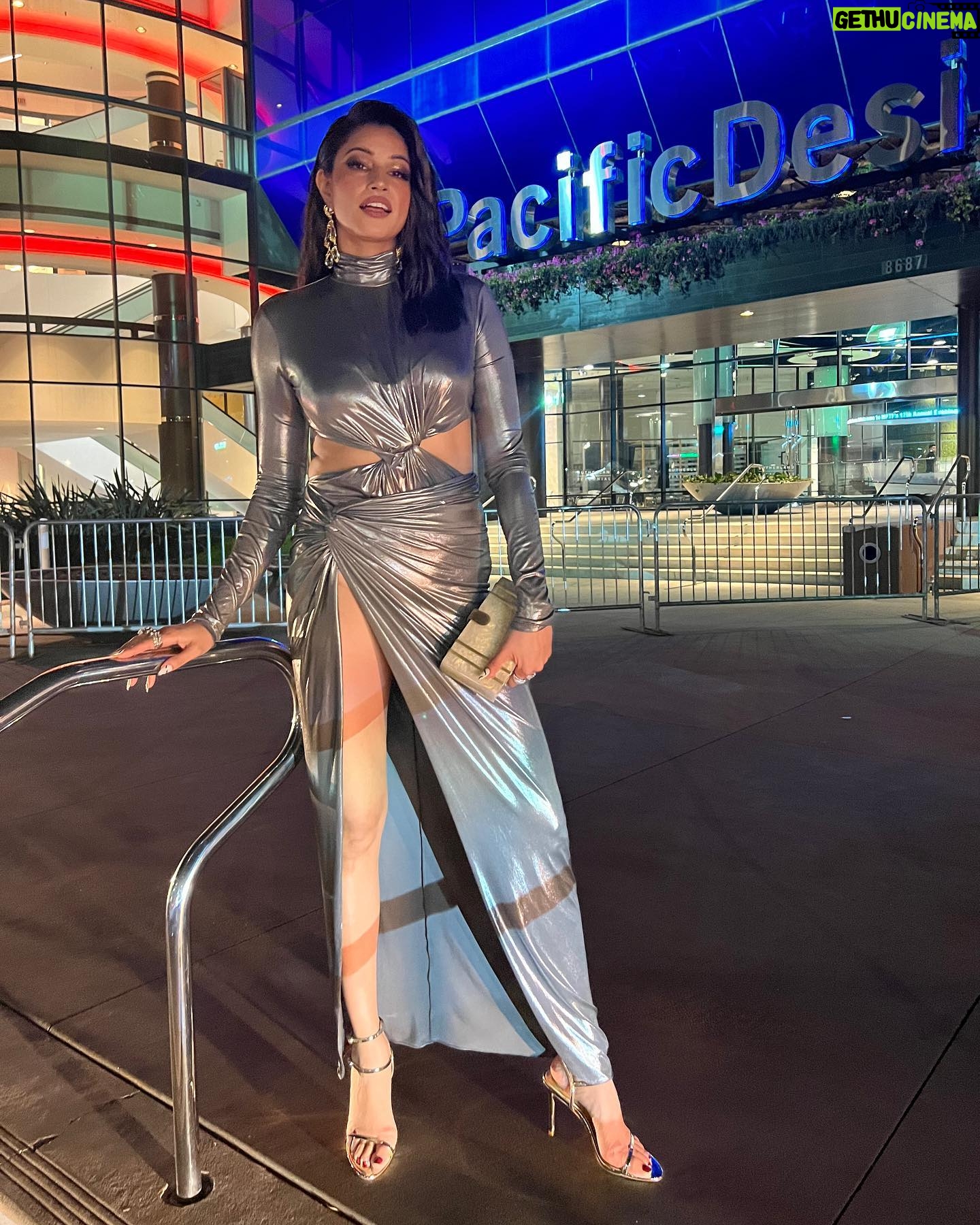 Richa Shukla Moorjani Instagram - @mptf @hollywoodreporter ✨ @styledbyambika @josephchase @thegabriellealvarez 👗 | @lapointe 💎 | @levian_jewelry @anabelachan @a.jaffe @alexisbittar @azzafahmy @onkamal 👛 @auvrelifestyle Courtesy of Getty Images for MPTF