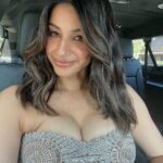 Richa Shukla Moorjani Instagram - Because I like to keep it real- my first time attending a major awards ceremony and carpet was both humbling and eye opening. I’m beyond grateful to have been there, especially with my extraordinary cast mates and the brilliant minds behind @fargo who truly deserve every accolade - yet all I could think about was the fact that I barely saw a single person in that room who looked like me, and I felt utterly isolated. It was a big reminder (in case I needed another one) that there’s still so much work to do to amplify our presence in these spaces, and we’ve just barely scratched the surface for South Asian representation. It’s a collective effort, and I’m indebted to those who have paved the way and who continue to fight for our beautiful and supremely talented brown sisters and brothers to be seen and rightfully celebrated. @itsamandalim @thegabriellealvarez @kattthompson 👗 : @simkhai 👠 (vegan) : @aeranewyork 👛 : @mae_cassidy 💎 : @mindimondny @dena_kemp Photo Credit: Getty Images for Critics Choice Association #criticschoiceawards #thecw @criticschoice