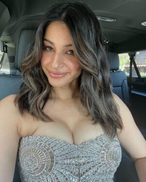 Richa Shukla Moorjani Instagram - Because I like to keep it real- my first time attending a major awards ceremony and carpet was both humbling and eye opening. I’m beyond grateful to have been there, especially with my extraordinary cast mates and the brilliant minds behind @fargo who truly deserve every accolade - yet all I could think about was the fact that I barely saw a single person in that room who looked like me, and I felt utterly isolated. It was a big reminder (in case I needed another one) that there’s still so much work to do to amplify our presence in these spaces, and we’ve just barely scratched the surface for South Asian representation. It’s a collective effort, and I’m indebted to those who have paved the way and who continue to fight for our beautiful and supremely talented brown sisters and brothers to be seen and rightfully celebrated. 

@itsamandalim 
@thegabriellealvarez 
@kattthompson 
👗 : @simkhai 
👠 (vegan) : @aeranewyork 
👛 : @mae_cassidy 
💎 : @mindimondny @dena_kemp 

Photo Credit: Getty Images for Critics Choice Association

#criticschoiceawards #thecw @criticschoice