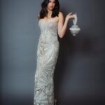 Richa Shukla Moorjani Instagram - A dream to wear this exquisite piece from @simkhai for @criticschoice 💎🌟 Styling @itsamandalim Hair @kattthompson Makeup @thegabriellealvarez Jewels @mindimondny @dena_kemp 👛 @mae_cassidy 👠 @aeranewyork 📸 @cibellelevi
