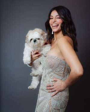 Richa Shukla Moorjani Instagram - A dream to wear this exquisite piece from @simkhai for @criticschoice 💎🌟

Styling @itsamandalim 
Hair @kattthompson 
Makeup @thegabriellealvarez 
Jewels @mindimondny @dena_kemp 
👛 @mae_cassidy 
👠 @aeranewyork 
📸 @cibellelevi