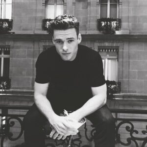 Richard Madden Instagram - Paris you never disappoint... Photo by @abbiecornish