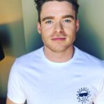 Richard Madden Instagram - My 5th year supporting @fatherandsonday Please get involved by posting a picture of an inspiring man in your life or get online @mrporterlive and buy one of these great t-shirts by @orlebarbrown all proceeds go to supporting the amazing work they are doing @royalmarsden To instantly donate £5 please txt MARSDEN to 70800 T H A N K Y O U #inspiringmen