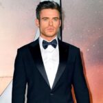 Richard Madden Instagram - Had the most amazing evening at the premier of #1917movie in London last night. Outstanding work from everyone involved. Go see this on the big screen if you can. Epic. Thank you @armani for this beauty of a tux.