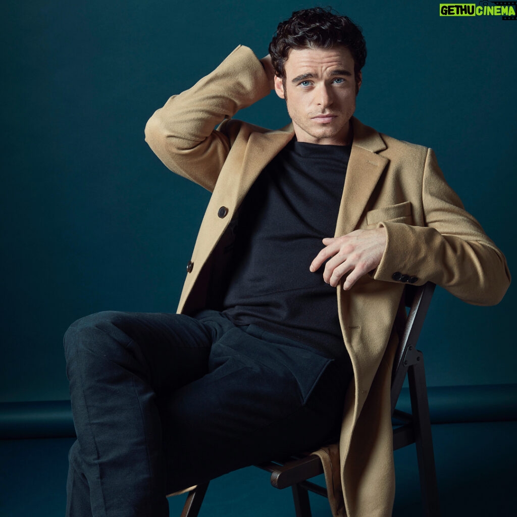 Richard Madden Instagram - Outtakes from last weeks Saturday Times Magazine shoot 📸 #Photography by @dankennedyphoto #Styling by @hannahlouiserogers #Grooming by @charley.mcewen