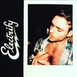 Richard Madden Instagram – Midnight before we know it 🌀
#friday #kimono #somethinggotmestarted #fridayfeeling #electrify