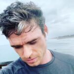 Richard Madden Instagram - Rainy beach run ⛈