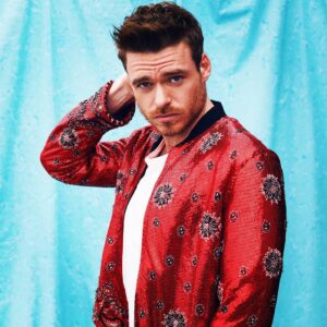 Richard Madden Instagram - Vanity fair out now. 
Photography: @micaiahcarter
Stylist: Samira Nasr @samirnasr
Hair: Johnnie Sapong @jsthestudio
Makeup: Frank B @therealofficialfrankb
Manicurist: Stephanie Stone @stephstonenails
