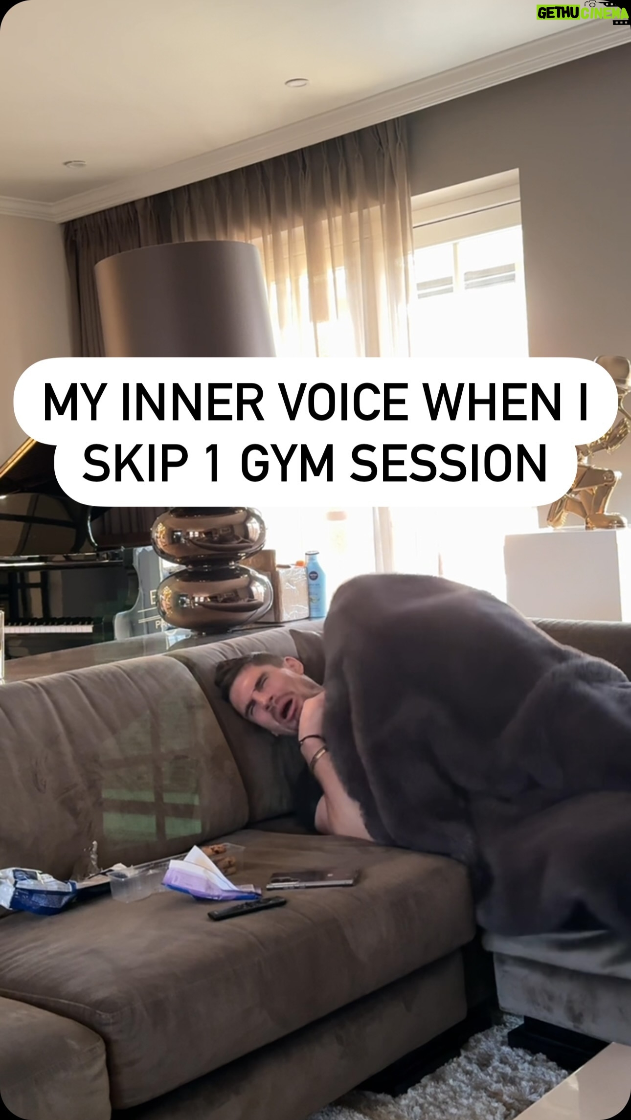 Rico Verhoeven Instagram - That inner voice always hunts me 🤯 and I also have the feeling it can do something with the mirror to……I skip 1 session and I look 5Kg heavier 🤷🏻🤦🏻