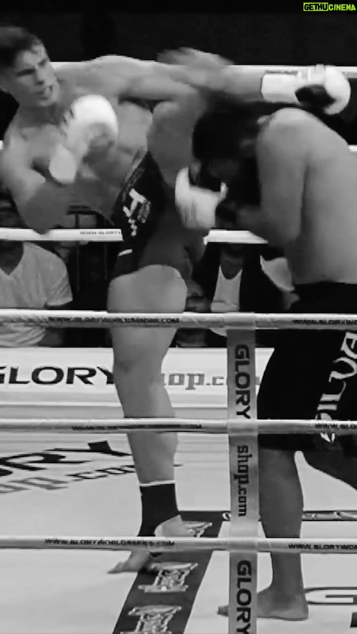 Rico Verhoeven Instagram - Make sure you get your tickets for the biggest kickboxing show of 2024 the heavyweight Grand Prix! 👑 Tickets: glorykickboxing.com