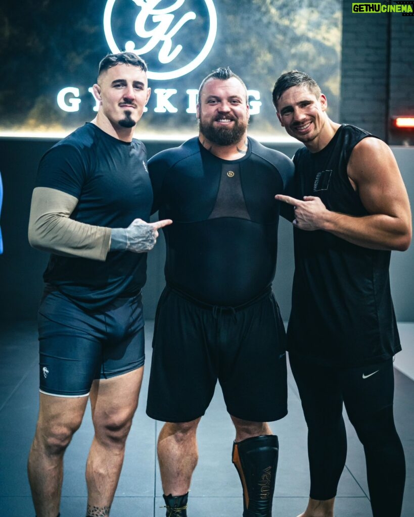 Rico Verhoeven Instagram - Training with the big boys 💪🏻🔥🥊 📸 by @adamniker