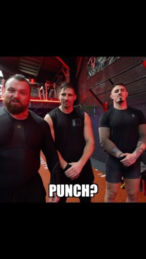 Rico Verhoeven Instagram - Who has the HARDEST PUNCH?
Find out on YT 7pm… @tomaspinallofficial @ricoverhoeven @oakesy_j #mma #strongman #ufc #kickboxing #eddiehall #tomaspinall #ricoverhoeven
Big Love
The Beast
