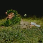 Rihanna Instagram – down to earth.

new #creeperphatty out now 🌿