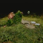 Rihanna Instagram – down to earth.

new #creeperphatty out now 🌿