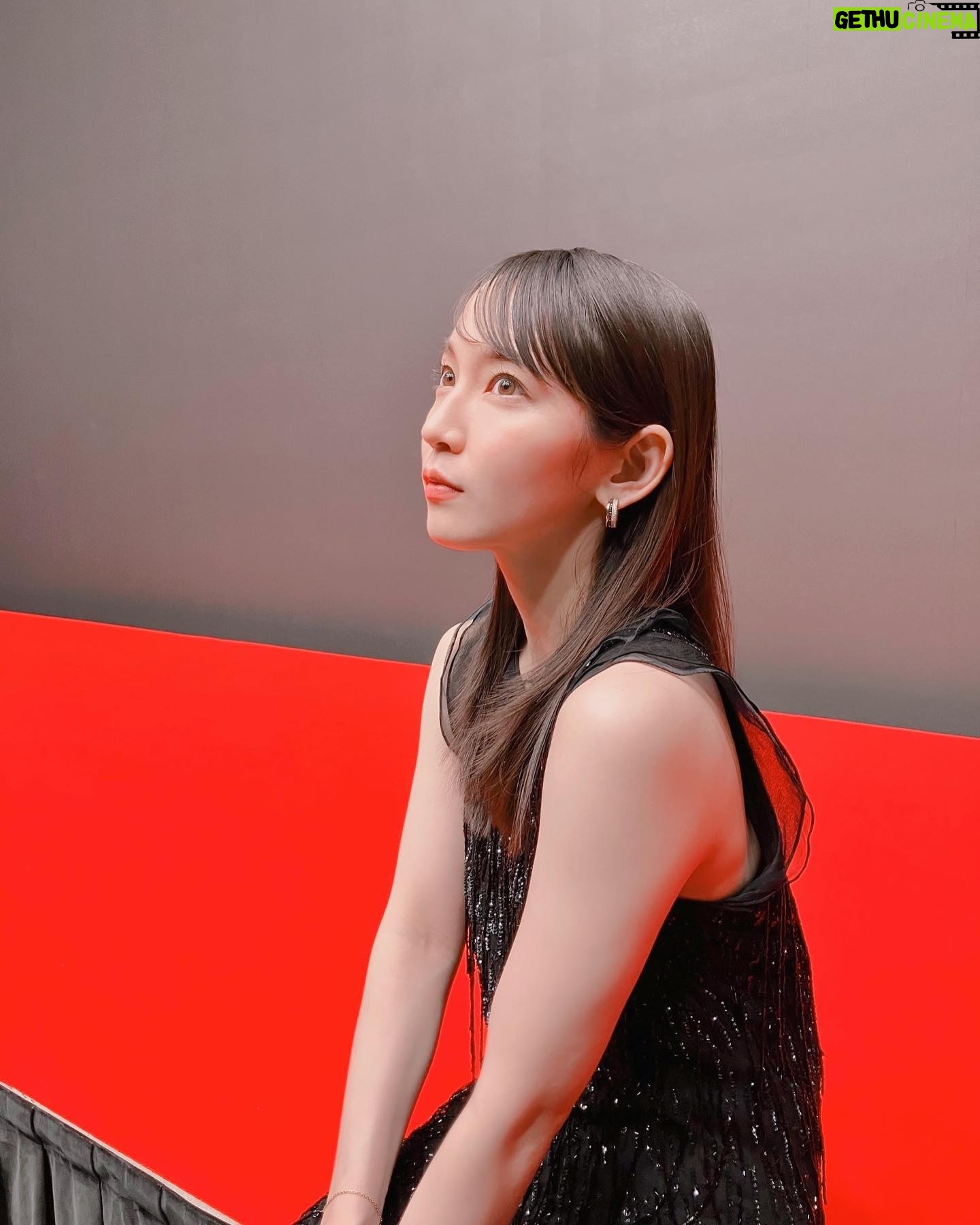 Riho Yoshioka - 171K Likes - 映画"怪物の木こり"
Japan premier🐈⬛◾️🫦🧛🏻♀️🍫Halloween仕様,
12月1日公開!
dress @emporioarmani
jewelry @boucheron
@warnerjp_official
#映画 #怪物の木こり #ハロウィン