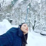 Riho Yoshioka Instagram – この度
「京都市芸術新人賞」を頂きました❄️
芸術分野における地元の由緒ある賞なので大変嬉しかったです。

今年は京都観光大使を務めて2年目になります。
より地元に貢献できるような選択、
京都の文化や芸術の素晴らしさを広められるような仕事、
京都の映画演劇界隈から頑張っていきたいと志ある若い方にとっての希望になれるような活動をしていきたいなと思っております。

私が携わってる仕事は決して一人で作っていくことが出来ないジャンルです。
皆んなで助け合ってより良い作品を届けていけるように誠実に実直にこれからも頑張っていきます。

最近は連日色んな山奥へ行って撮影してます🌨
新しい作品待機してるので待っててください。

#京都市芸術新人賞