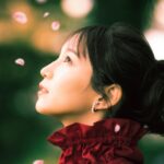 Riho Yoshioka Instagram - 2年ぶりにカレンダー🦋🍎 今年もディレクションは千原徹也さんです🍋 2024年版はICECREAM FEVERでCGを付けて下さった @nonbit さんが面白く可愛くして下さいました。 肩の子、本当の蝶みたいでしょ？! 映画にも出てくる黒い蝶▪️◾️お気に入りです。 ご予約お待ちしてます/ #吉岡里帆カレンダー #2024年 @thechihara