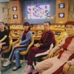 Riho Yoshioka Instagram - "時をかけるな、恋人たち" 新しい愉快なタイムパトロールメンバー達👾 伊藤万理華ちゃん、ヨーロッパ企画石田剛太さん、シソンヌじろうさんとお贈りします🫶🏻わくわく。 瑛太さんが撮ってくれたー！ #ドラマ　#10月10日 #トキコイ @kadora_11 @kantele8ch @uragota @sissonne_jiro
