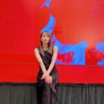 Riho Yoshioka Instagram - 映画"怪物の木こり" Japan premier🐈‍⬛◾️🫦🧛🏻‍♀️🍫Halloween仕様, 12月1日公開! dress @emporioarmani jewelry @boucheron @warnerjp_official #映画　#怪物の木こり　#ﾊﾛｳｨﾝ