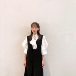 Riho Yoshioka Instagram - 『時をかけるな、恋人たち』新キャスト 西垣匠君と明日番宣出演します🐈‍⬛🐈‍⬛ ドラマでは懐っこくて可愛い西垣君の魅力がたっぷり詰まってます!西垣君ファンの方もお楽しみに。 "FNSドラマ対抗お宝映像アワード"2023秋。 明日25日20時〜 withじろうさん🐈 あ、勿論じろうさんファンの方もお楽しみに！ @sho_nishigaki_official @sissonne_jiro #ドラマ　#トキコイ #時をかけるな恋人たち シャツ.ワンピース @enfold_official ネックレス.ピアス.イヤカフ @eney_jewelry @hirotakajewelry