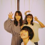 Riho Yoshioka Instagram - "時をかけるな恋人たち" 最後まで見て頂きありがとうございました。 走り切ったよー！ メリークリスマス🎄 今日、脚本上田誠さんのシナリオブックが発売します♪ また会える日まで👋