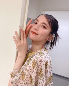 Riho Yoshioka Instagram - 🌙💅💍🦋 #映画　#10月13日 #ゆとりですがなにかインターナショナル make @akeminakano__official ♡