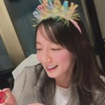 Riho Yoshioka Instagram - お誕生日のメッセージ, 沢山ありがとうございました🎂🍓 とても嬉しかったです。 支えられてるんだなって改めて感じました。 今年は大きな変化のある年になります。 難しい事が立ちはだかる毎日ですが 日々悩みながら、どうしたら一番作品を見て下さる方に 楽しんで貰えるかなと模索している所です。 色々と皆様にご報告することも控えていますので、 春先頃まで見守って頂けたらなと。 ずっと夢だったことへの実現に向けても 少しずつですが動き出しています。 心はいつでもプラスな場所へ、見て下さる方への愛情と挑戦していく気持ちで溢れています。 では今日も撮影頑張ってきます！