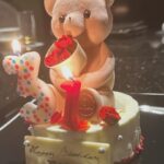 Riho Yoshioka Instagram - お誕生日のメッセージ, 沢山ありがとうございました🎂🍓 とても嬉しかったです。 支えられてるんだなって改めて感じました。 今年は大きな変化のある年になります。 難しい事が立ちはだかる毎日ですが 日々悩みながら、どうしたら一番作品を見て下さる方に 楽しんで貰えるかなと模索している所です。 色々と皆様にご報告することも控えていますので、 春先頃まで見守って頂けたらなと。 ずっと夢だったことへの実現に向けても 少しずつですが動き出しています。 心はいつでもプラスな場所へ、見て下さる方への愛情と挑戦していく気持ちで溢れています。 では今日も撮影頑張ってきます！