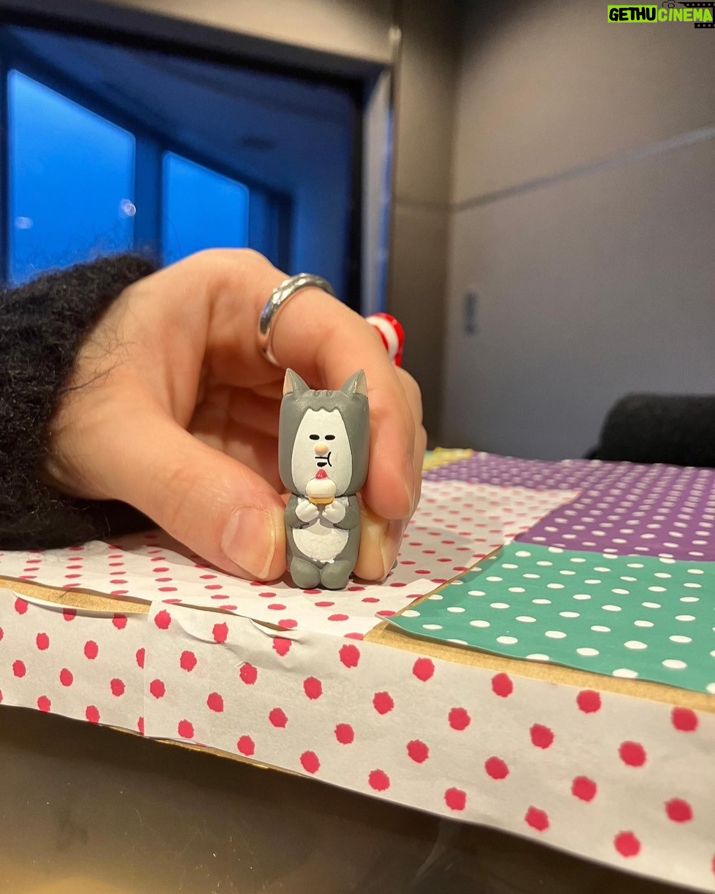Riho Yoshioka - 149.1K Likes - ラジオチームがガチャポンを作ってくれました。
とってもかわいい🍓
カプセル開けると手紙とか入っててぐっとくるプレゼントでした…
呼び方地方によって違うよね?ガシャポン、ガチャガチャ
今年も"ラジオ UR lifestyle college"をよろしくお願いします!
@lifestyle_ur813
#1月15日
#🍓の日
