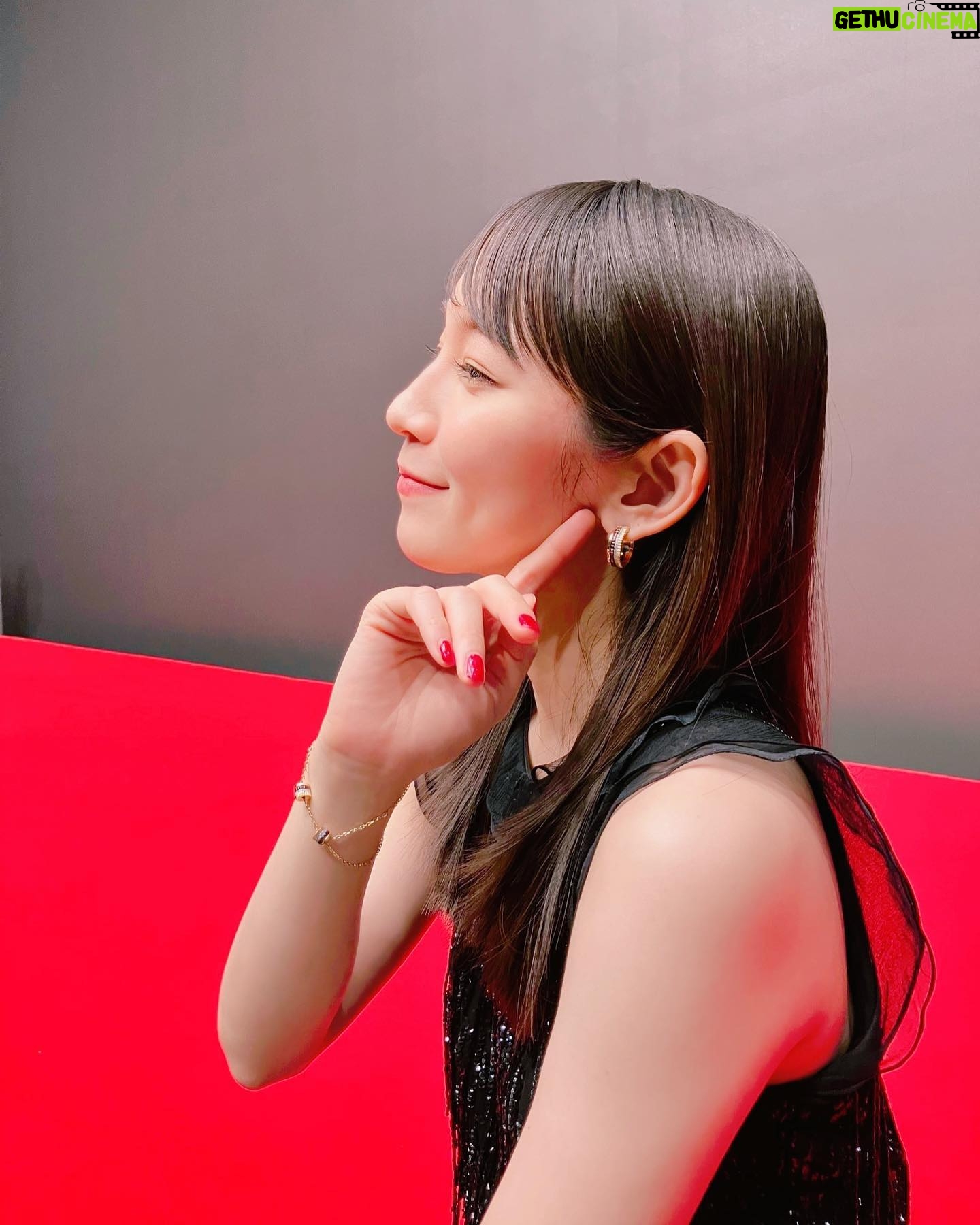 Riho Yoshioka - 171K Likes - 映画"怪物の木こり"
Japan premier🐈⬛◾️🫦🧛🏻♀️🍫Halloween仕様,
12月1日公開!
dress @emporioarmani
jewelry @boucheron
@warnerjp_official
#映画 #怪物の木こり #ハロウィン