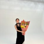 Riho Yoshioka Instagram - ずっと特番で続けていた、 NHK Eテレで本を紹介する番組。 "理想的本箱"がこの度レギュラー放送が決まりました！ 選書家の幅允孝さん、司書の太田緑ロランスさんと 毎週土曜日午後9時から放送します📚 初回は4月6日から！嬉しい。 「あなたと本を仲介する君だけのブックガイド」をテーマに漠然とした悩みや不安、好奇心に寄り添う本をご紹介します。ぜひ興味ある方は見てみてください。 本との距離が少しずつ近くなっていきます🫧 楽しいですよ♪ そ、し、て こちらも地道に続けてきたBS tbs奈良を紹介する番組、 "奈良ふしぎ旅図鑑"が4月3日から水曜日夜9時45分の枠にお引越しします。見やすい時間になりました！ こちらもぜひチェックしてみて下さい🌿 京都からも近鉄ですぐに行けるのもあり関西の中でも 特に親近感と愛着があります。 良い所だらけの奈良、知られざる奈良を案内します。 私もまた近々奈良旅の予定🦌 何でも続けるものですね。 ではまた🫶🏻 #NHK #Eテレ #理想的本箱　#君だけのブックガイド #奈良ふしぎ旅図鑑　@izaizanara_official @spring_tkj