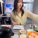 Rika Adachi Instagram – 사랑해요〜^^

涙の女王ラスト1話まできたー🫠
ユン🤬ユン🤬ユン🤬って気持ちですけど、さてさて最後はどうなるのか🤍

ヒョヌとヘインが可愛すぎて夢中です🥰

終わったら次何見よ〜