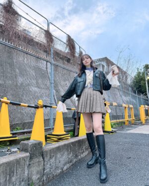 Rika Adachi Instagram - 昔の写真をひっぱりだす…📸

暑くてなにもしたくないなー
エアコンつけはじめるの、いつからが正解なんだろ？
迷いどころ〜
もう使ってる人いる🫠？
